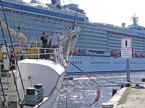 200-Amsterdam Cruise Term ,,Man over boord,,  DSC07331