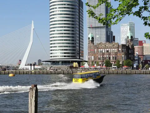 155-ROTTERDAM ERASMUS BRUG EN HOTEL N.Y. DSC00766