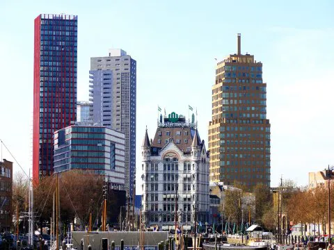 169-Rotterdam WITTE HUIS TUSSEN HOOGBOUW DSC07037