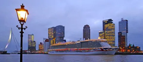 042-ROTTERDAM CRUISE TERMINAL DSC09820 